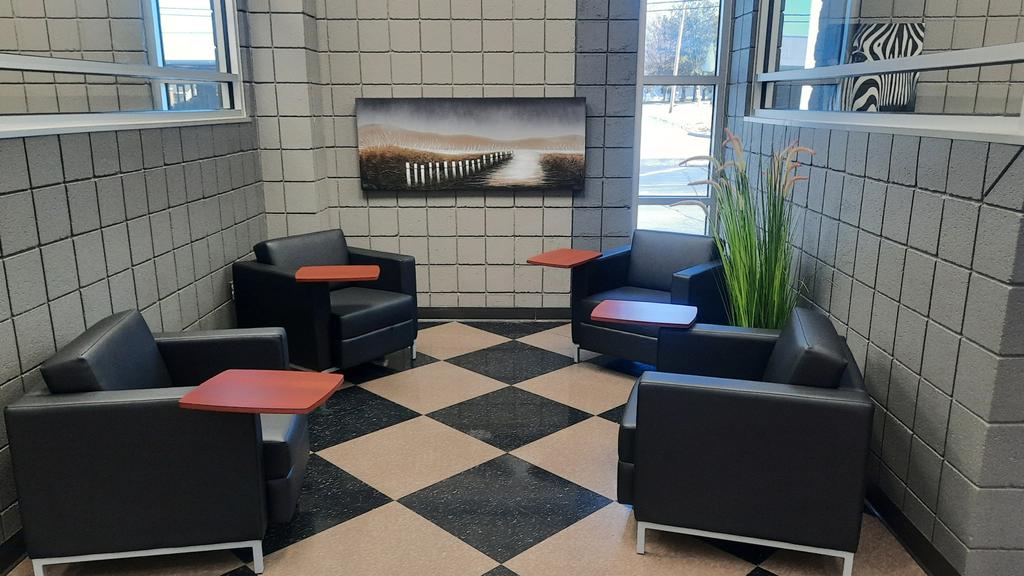 Dealership gallery photo 8